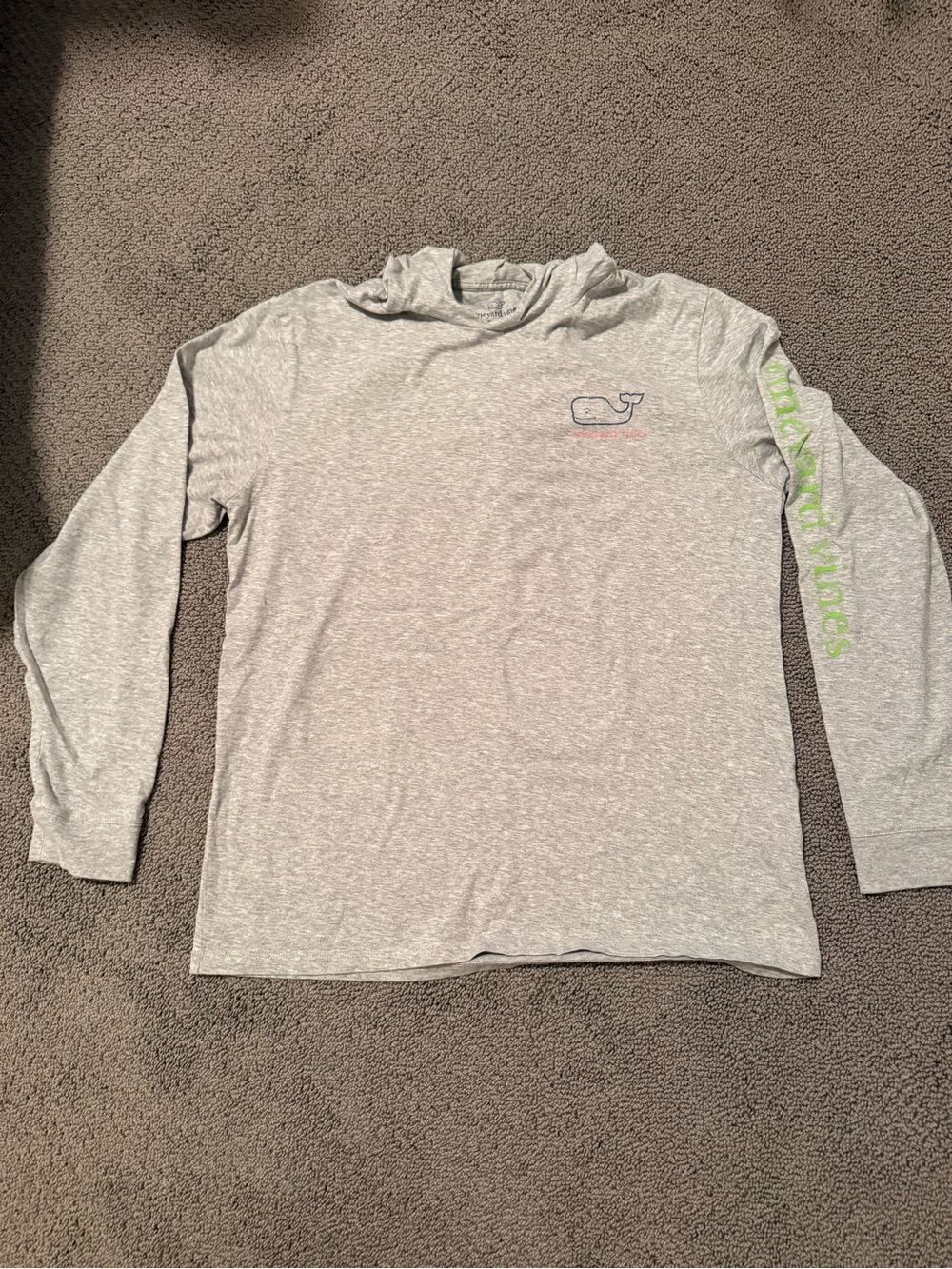Vineyard Vines Light Gray Men’s Long-Sleeve Hoodie Tee with Whale Logo Medium